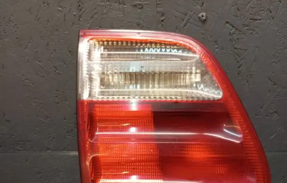 Mercedes-Benz E W210 Tailgate rear/tail lights A2108205964 124150102
