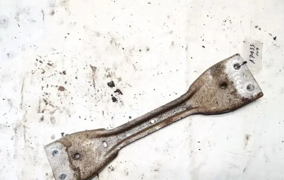 Skoda Octavia Mk2 (1Z) Engine mounting bracket