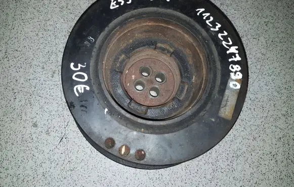 BMW 5 E39 Crankshaft pulley 11232247890