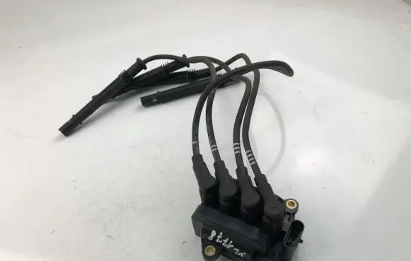 Renault Twingo II High voltage ignition coil 8200734204