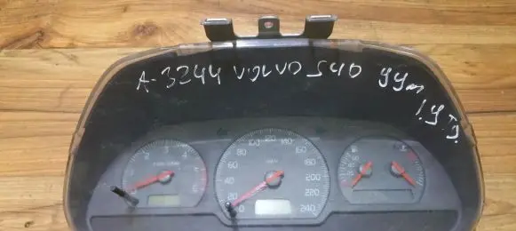 Volvo S40, V40 Speedometer (instrument cluster) 30857569 99w49d1