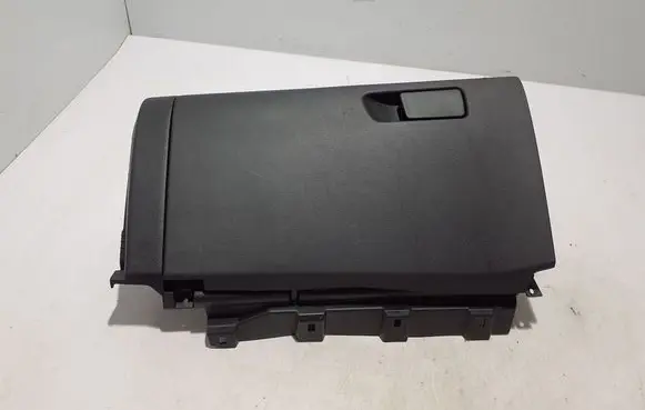Nissan Qashqai J12 Glove box 681026UA0B