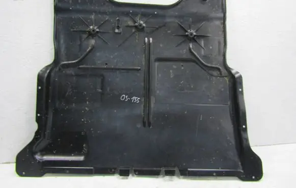 Volkswagen Polo VI Engine splash shield/under tray 2Q0825236G