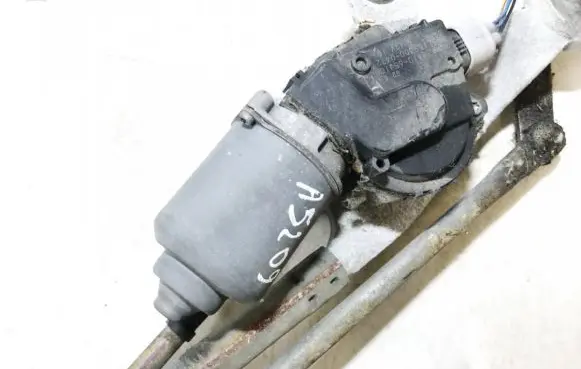 Suzuki Grand Vitara II Wiper motor 3811065j10 38110-65j10