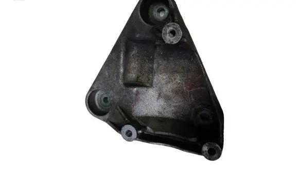 Chevrolet Trax Engine mounting bracket 55577637