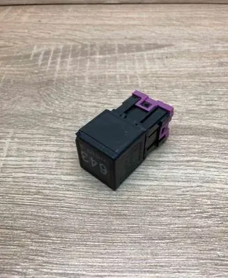 Audi A4 S4 B8 8K Other relay 8K0951253 V23136B6X72 WITHPLUG