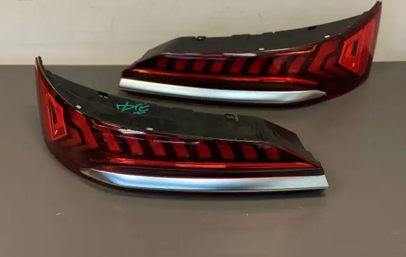 Audi Q7 4M Rear/tail lights set 4M0945094F 90180594