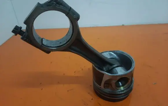 Audi A4 S4 B6 8E 8H Piston BHS038J