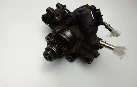 Nissan Navara D23 Fuel injection high pressure pump HMLGT2481R
