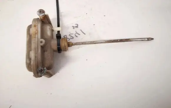 Volkswagen Golf III Central locking vacuum pump 1h0862160