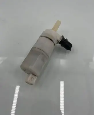 Volvo XC60 Windscreen/windshield washer pump 30663273