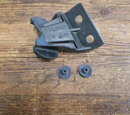 BMW Z3 E36 Rear bumper mounting bracket 51128397522 8397522