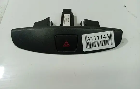 Mazda 2 Hazard light switch D651664H0
