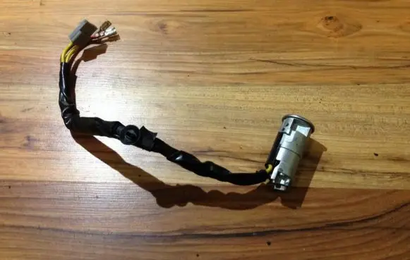 Renault Laguna I Ignition lock contact 8456221