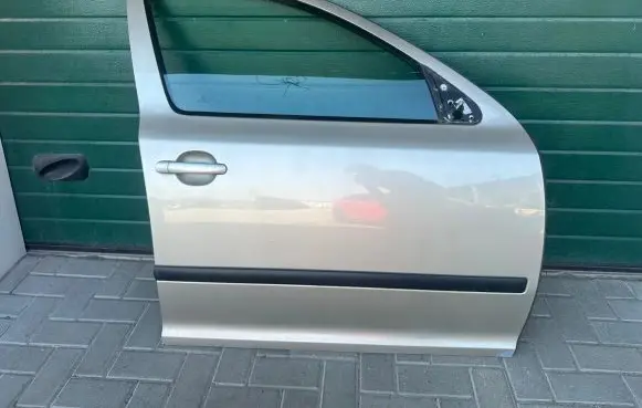 Skoda Octavia Mk2 (1Z) Front door 9201