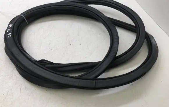 Audi Q5 SQ5 Front door rubber seal