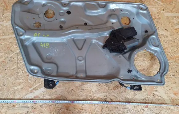 Volkswagen PASSAT B5 Front door window regulator with motor 3B4837755D
