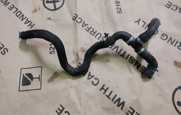Audi A8 S8 D4 4H Engine coolant pipe/hose 4H0121058K 733000765