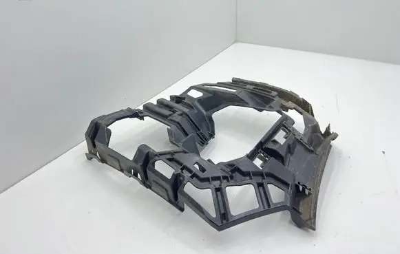 Front bumper mounting bracket