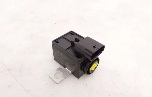 Mercedes-Benz CLA C118 X118 Battery relay fuse A0009827425