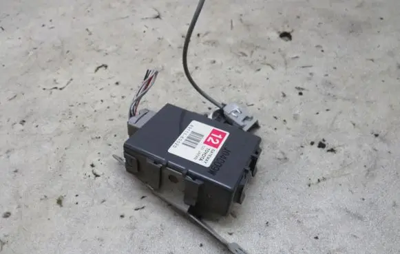Toyota Land Cruiser (J120) Gateway control module KRIS235789