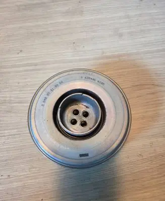 BMW 3 F30 F35 F31 Crankshaft pulley 8638446