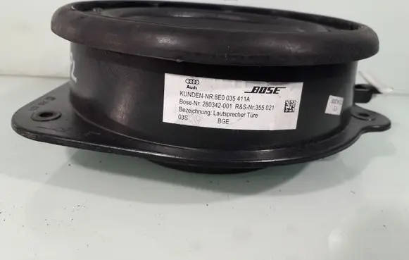 Audi A3 S3 A3 Sportback 8P Front door speaker 8E0035411A