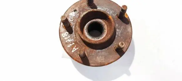 Rear wheel hub