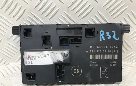 Mercedes-Benz E W211 Door control unit/module 2118200426