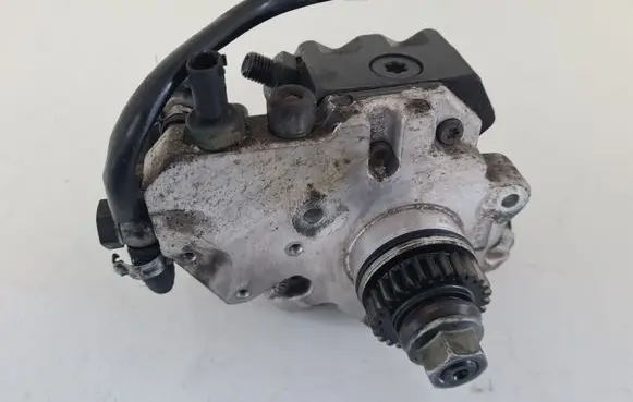 Mitsubishi Colt Fuel injection high pressure pump 0445010120 A6400700701