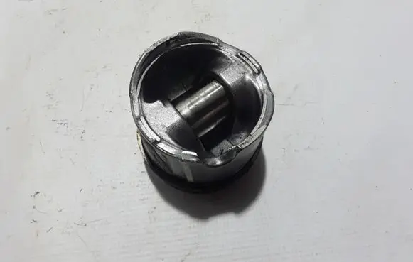 Renault Master II Piston with connecting rod 7701477121