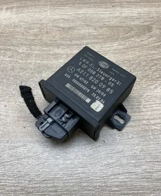 Mercedes-Benz E W211 Light module LCM A2118200985 5DF008278