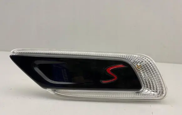 Mini One - Cooper Clubman R55 Front fender indicator light 4A07024