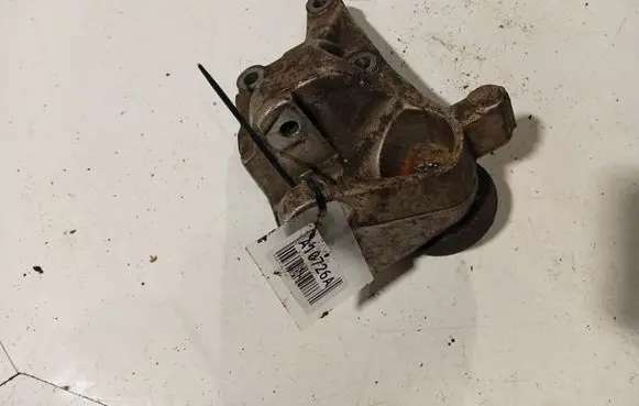 Citroen C5 Engine mounting bracket 96831811