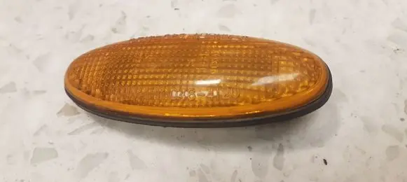 Mazda 323 F Front fender indicator light 0464120 E2013141