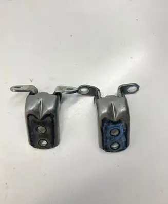 Nissan Navara D23 Front door hinge set 