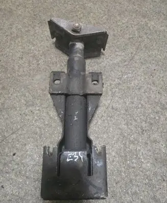 BMW 5 E34 Front bumper mounting bracket 51118138258