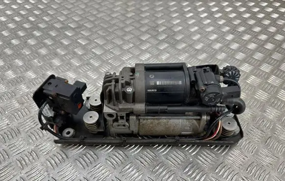 BMW 5 F10 F11 Air suspension compressor/pump 24449710