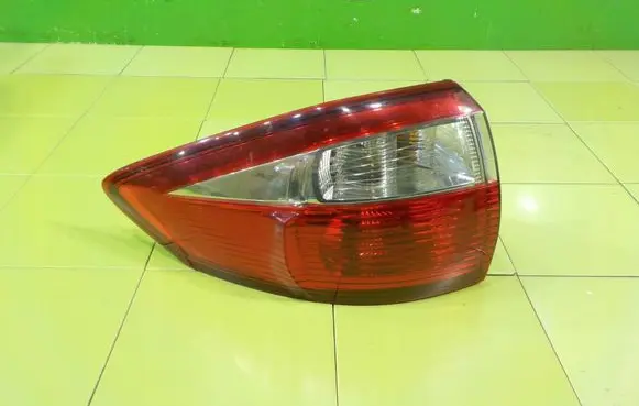 Ford C-MAX II Rear/tail lights 