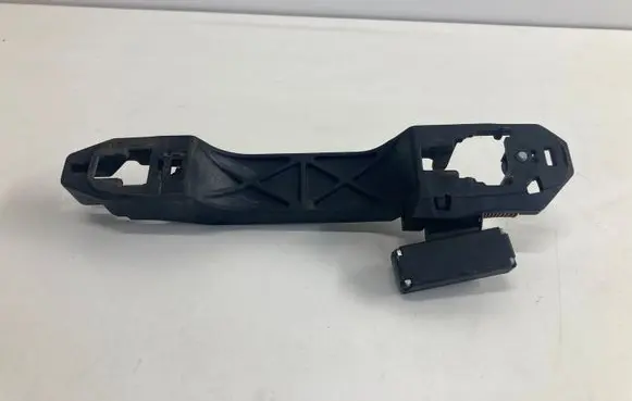 Rear door exterior handle/bracket