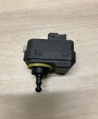 Toyota RAV 4 (XA30) Headlight level adjustment motor 
