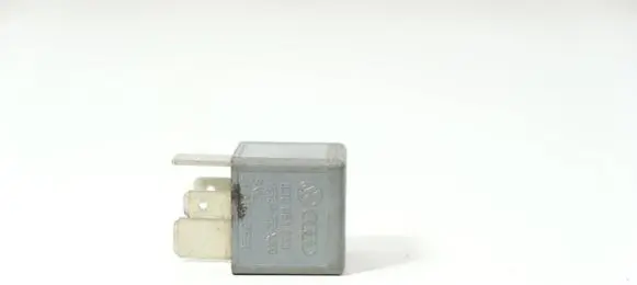 Audi A4 S4 B5 8D Other relay 8D0951253