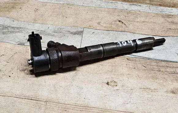 Opel Zafira B Fuel injector 0445110151