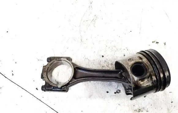Seat Altea Piston with connecting rod