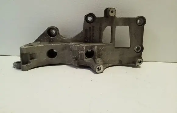 Volkswagen Eos Generator/alternator bracket 06F903143E