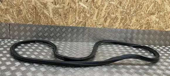 BMW i3 Trunk rubber seal (body)