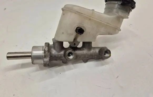 Honda Accord Master brake cylinder