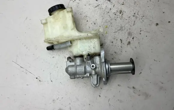 Volkswagen Golf VII Master brake cylinder 5Q2611301G 1K0945459A