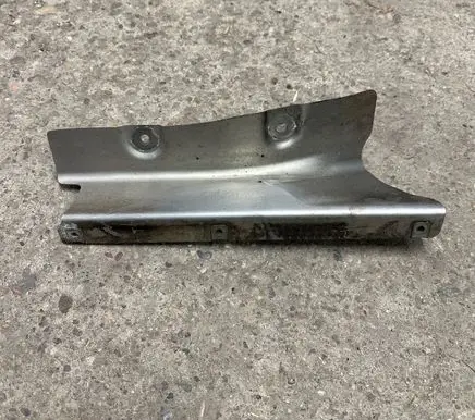 BMW 5 F10 F11 Heat shield in engine bay 7185204 246400