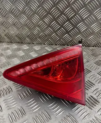 Audi A7 S7 4G Tailgate rear/tail lights 4G8945094